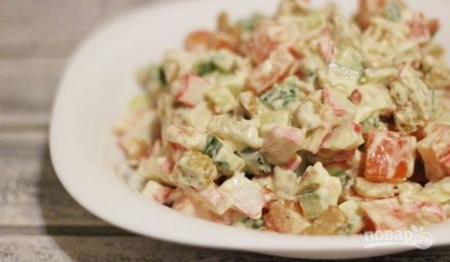 Рецепт салат с сухариками и крабовыми палочками