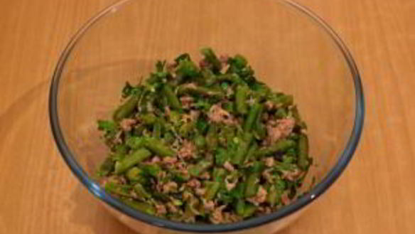 ШАГ 4. салат с тунцом и стручковой фасолью