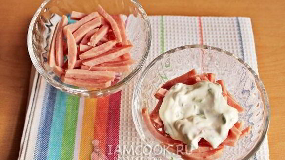 ШАГ 7. салат с ветчиной, сыром и огурцами