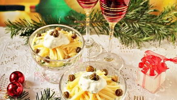 ШАГ 11. салат с ветчиной, сыром и огурцами