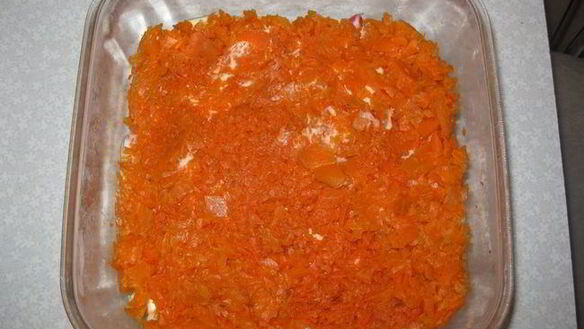 ШАГ 2. салат слоеный две звезды