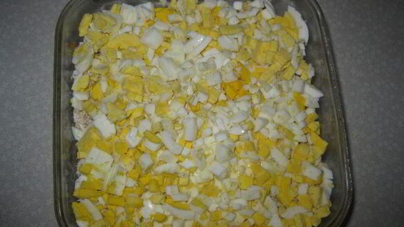 ШАГ 4. салат слоеный две звезды