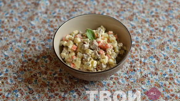 ШАГ 8. салат столичный