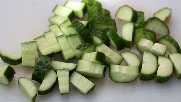 ШАГ 2. шопский салат