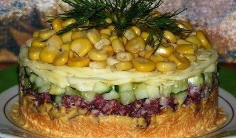 Рецепт слоеный салат осень с копченой колбасой