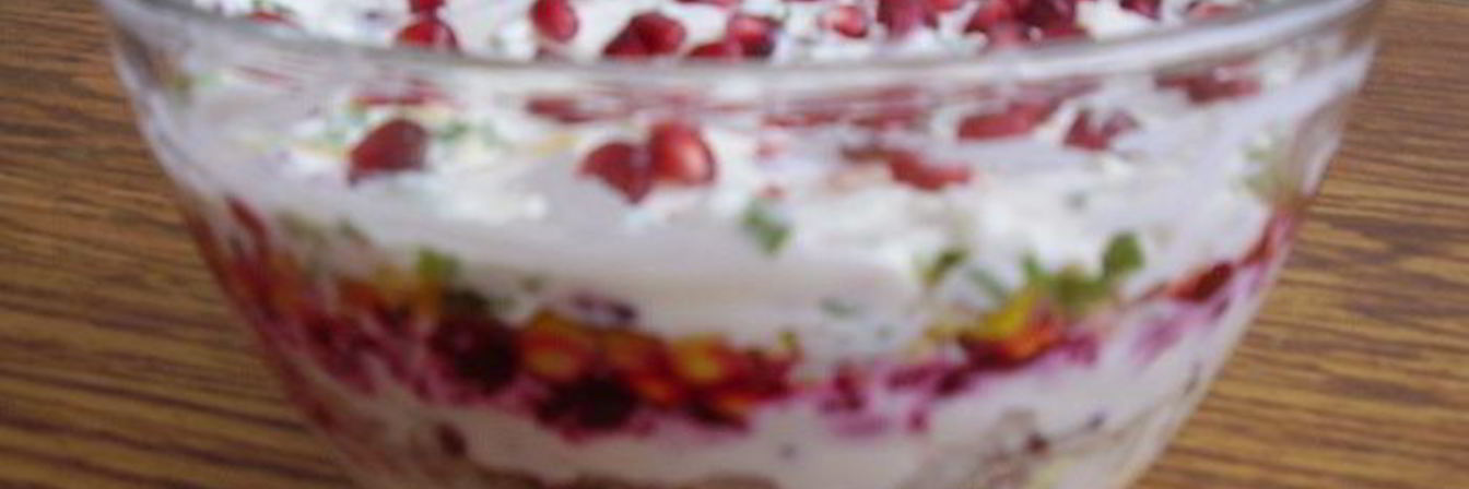 Слоеный салат с зернами граната