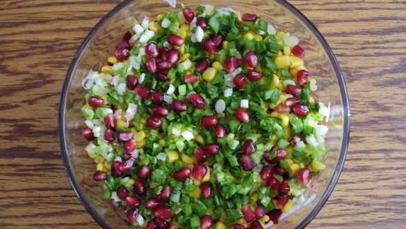 ШАГ 3. слоеный салат с зернами граната