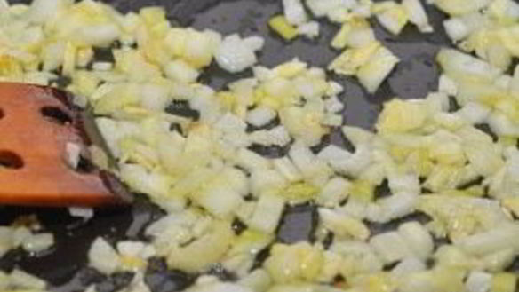 ШАГ 3. средиземноморский салат с мидиями