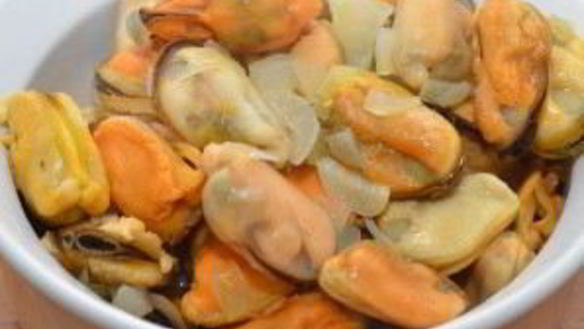 ШАГ 5. средиземноморский салат с мидиями