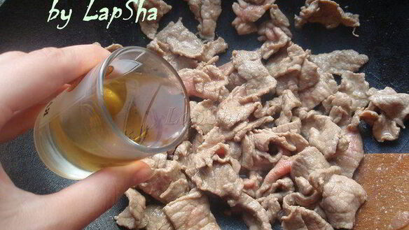 ШАГ 5. теплый салат с говядиной в китайском стиле