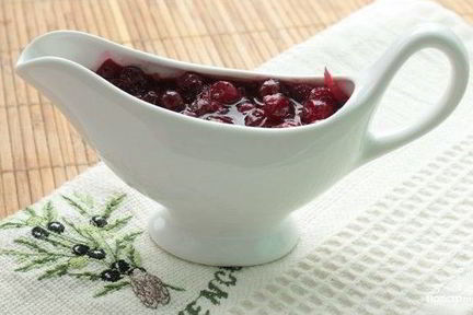 Брусничный соус к мясу без вина