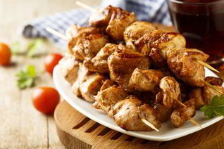 Куриный шашлык в маринаде из кетчупа и соевого соуса