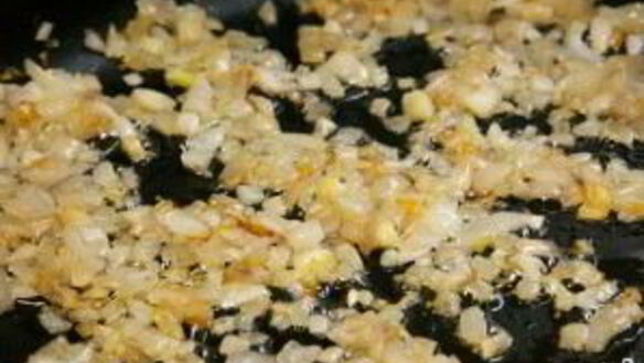 ШАГ 2. сливочно-грибной соус для мяса