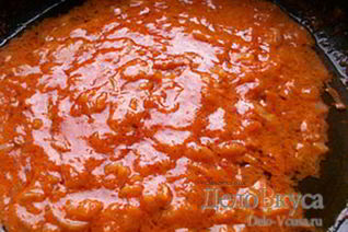 Сметанно-томатный соус с луком