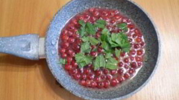 ШАГ 7. смородиновый соус