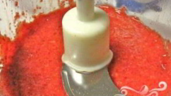 ШАГ 4. соус для десерта из клубники и томатов