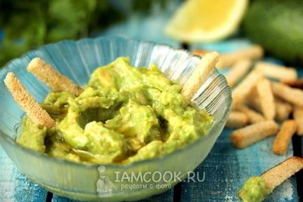 Соус из авокадо с чесноком