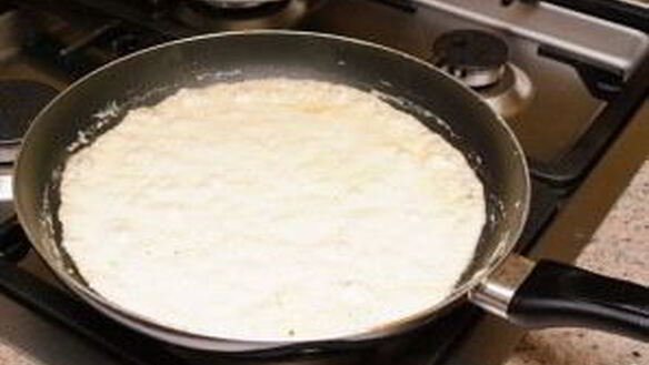 ШАГ 7. соус сливочный с чесноком