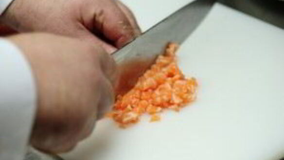 ШАГ 5. тартар из лосося