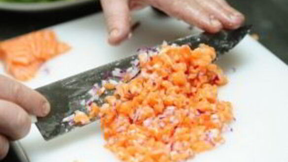 ШАГ 7. тартар из лосося