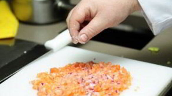 ШАГ 9. тартар из лосося