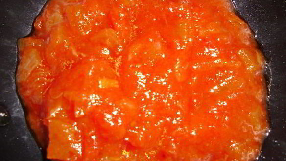 ШАГ 2. соус томатный с овощами