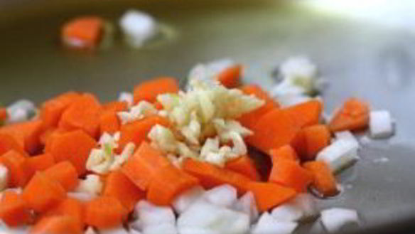 ШАГ 3. соус томатный