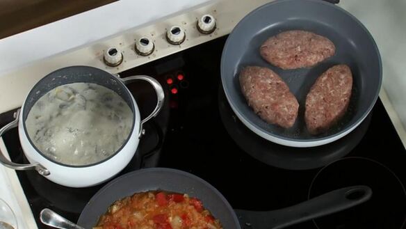 ШАГ 6. соусы к домашней котлете