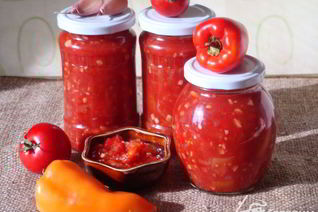 Томатный соус с перцем и чесноком