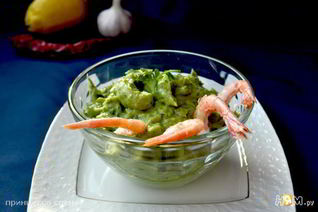 Зеленый соус из авокадо