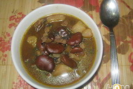 Бобовый суп с грибами