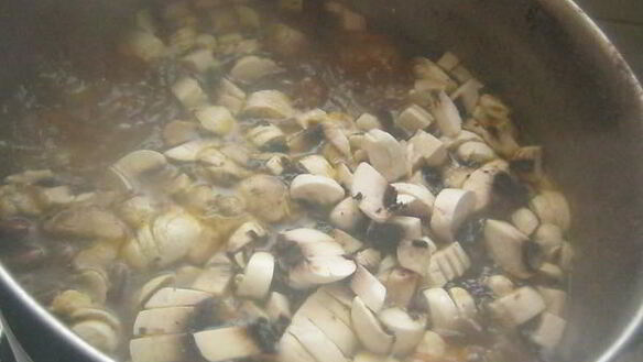 ШАГ 4. бобовый суп с грибами