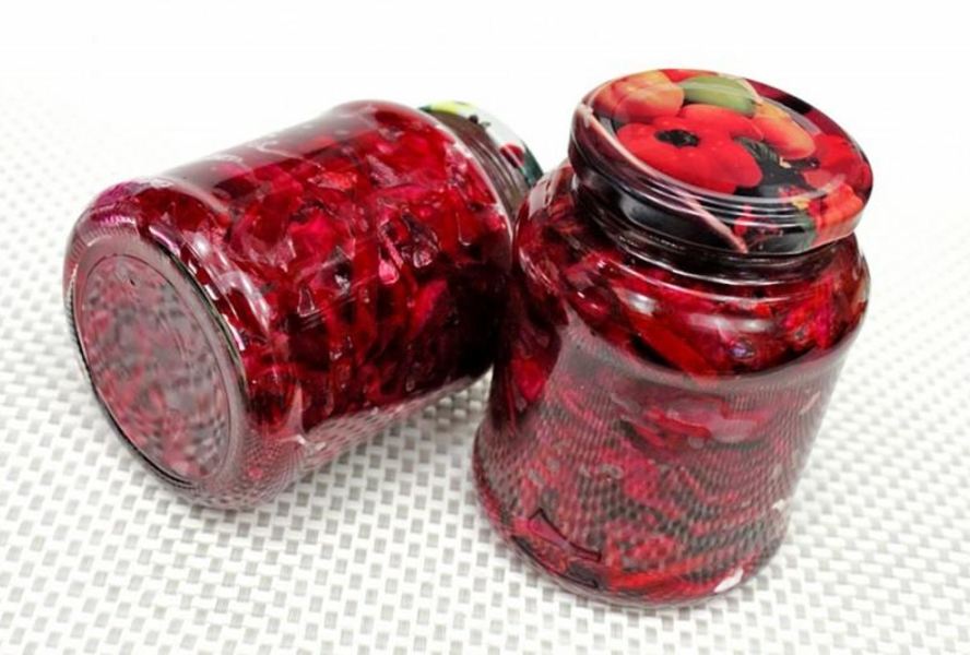 Борщ на зиму с капустой и свеклой