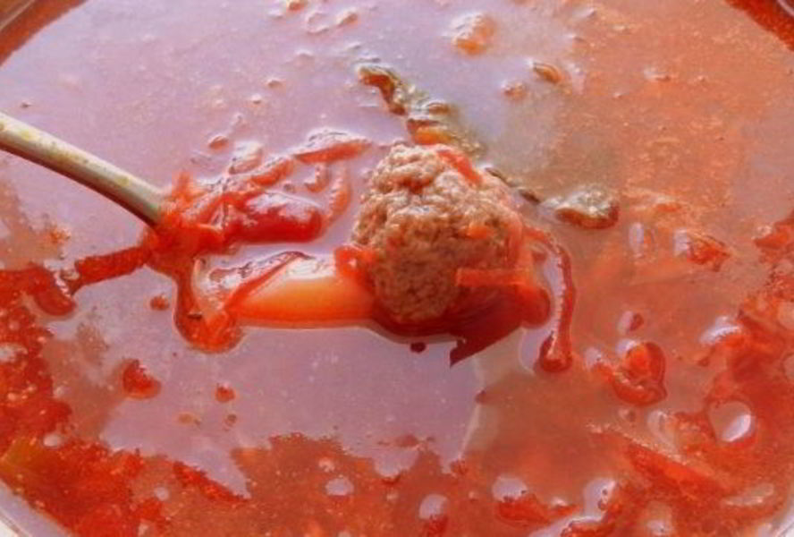 Борщ с фрикадельками