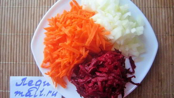 ШАГ 2. борщ с грибами и квашеной капустой