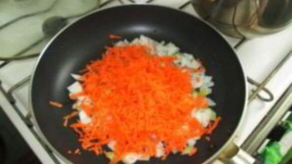 ШАГ 6. борщ с консервированной фасолью