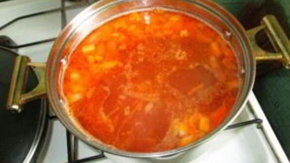 ШАГ 7. борщ с консервированной фасолью