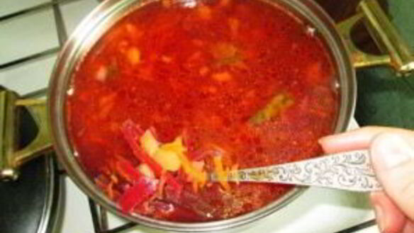 ШАГ 8. борщ с консервированной фасолью