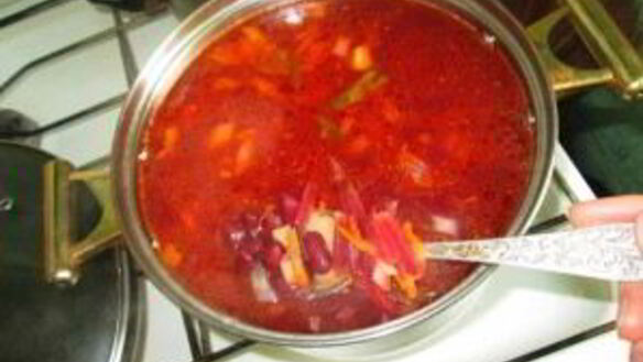 ШАГ 9. борщ с консервированной фасолью