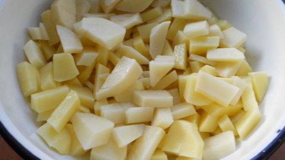 ШАГ 2. борщ с курицей и бочковыми помидорами