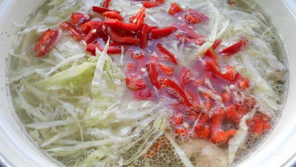 ШАГ 4. борщ с курицей и бочковыми помидорами