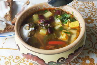 Борщ с щавелем и фасолью