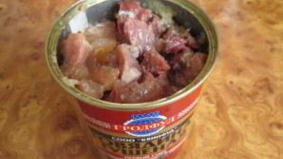 ШАГ 7. борщ с тушенкой