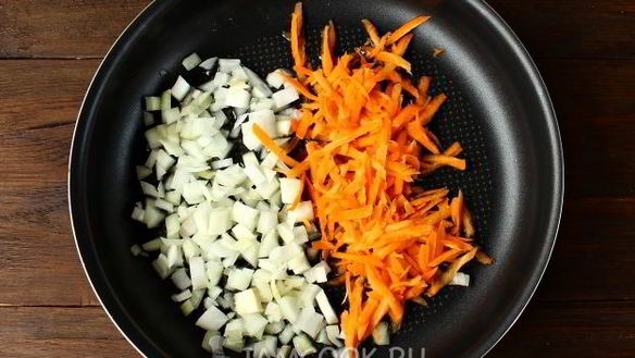 ШАГ 6. борщ со свеклой, крапивой и яйцом