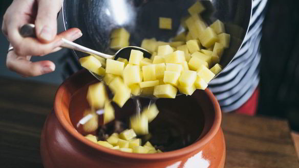 ШАГ 4. борщ в горшочке