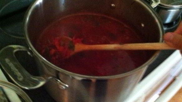 ШАГ 5. ботвинья — борщ из листьев молодой свеклы