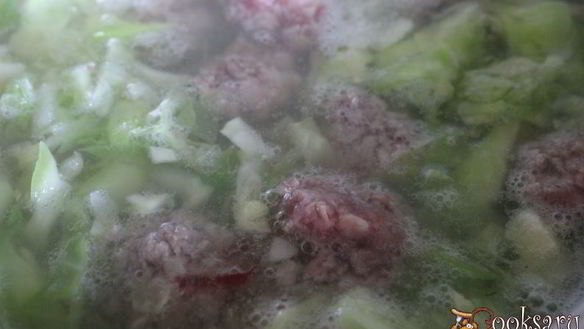 ШАГ 4. летний борщ с молодой капустой и фрикадельками