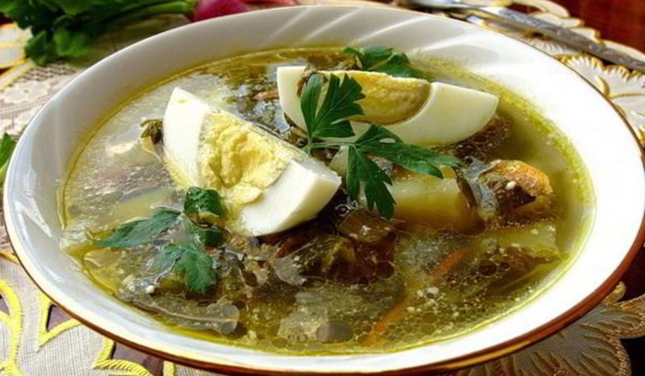 Рецепт зеленый борщ со щавелем по-домашнему