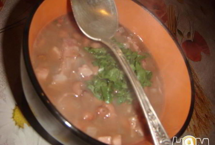 Фейохаджа — фасолевый суп с копченостями