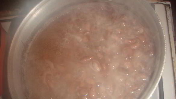 ШАГ 9. фейохаджа — фасолевый суп с копченостями